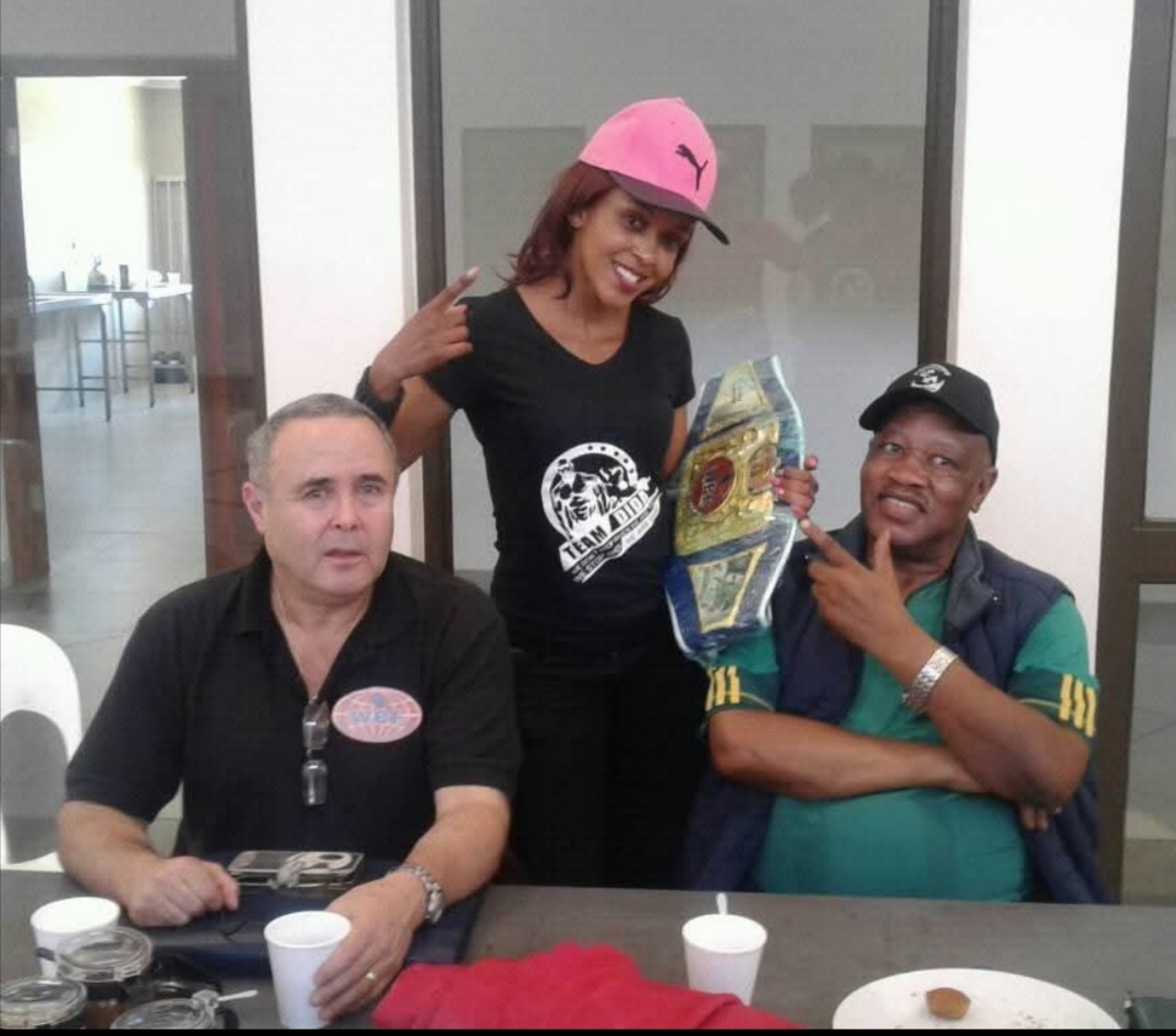 Team Dida members training and posing at the Ruimsig gym
